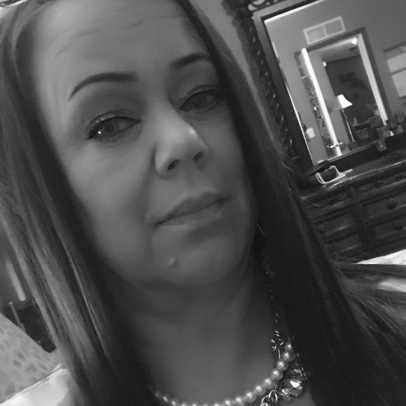 Meet your Posher, Tina - Picture 3 of 5